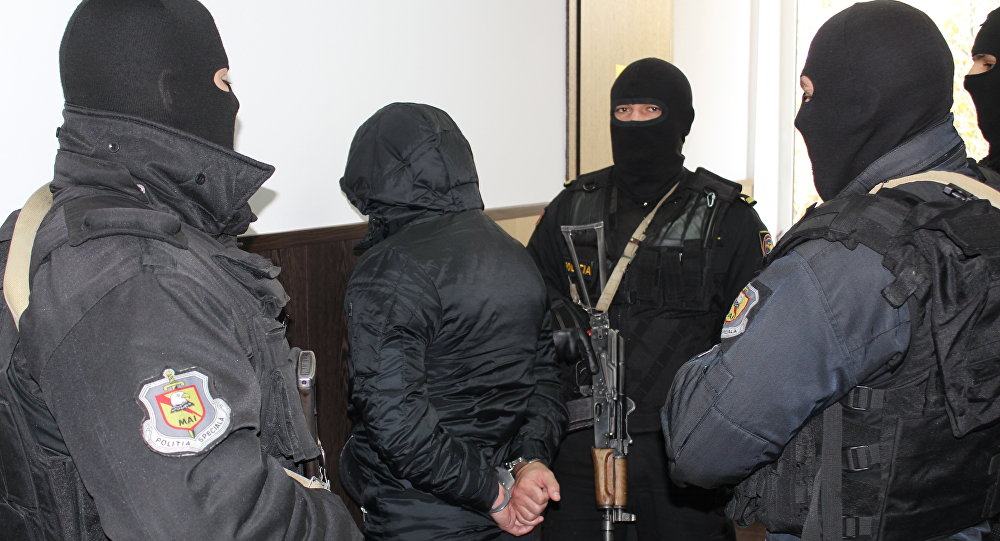 Şantaj şi datorii artificiale. Membrii grupării Kitaeţ, în judecată